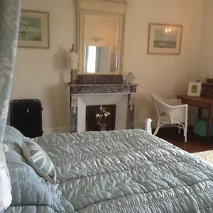  Couette-café Chateau La Roussille France